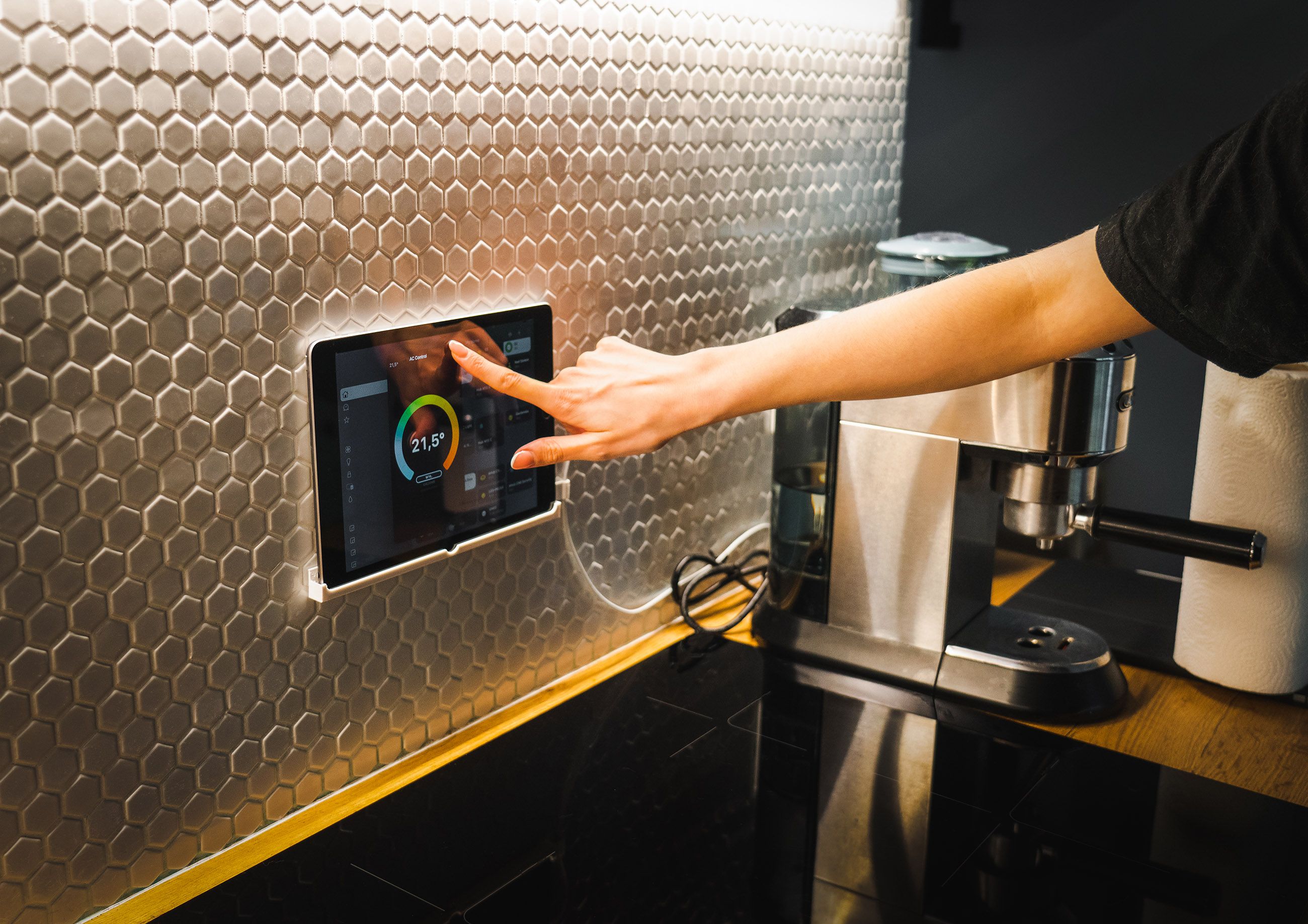 Automated lighting system in modern home